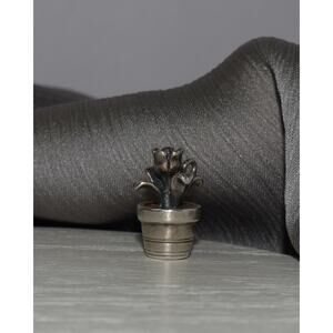 Retired James Avery Sterling Tulip Flower Pot Charm 4.07G / 0.6in